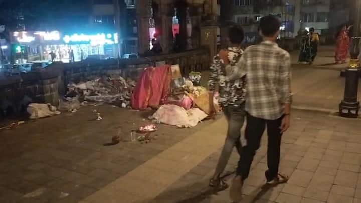 रंकाळा टाॅवरशेजारी महादेव मंदिर परिसरात कचरा तसाच पडून होता.