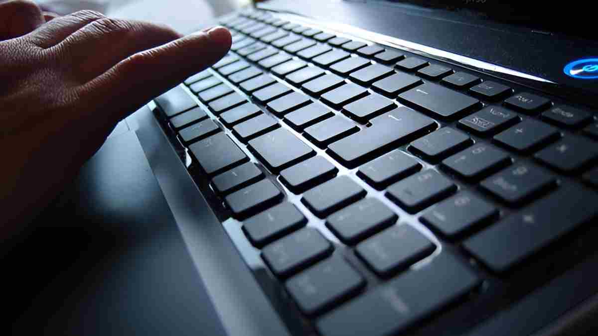 खत्म होने वाला है कीबोर्ड का जमाना! 2028 तक ये टेक्नोलॉजी ले लेगी टाइपिंग की जगह, रिपोर्ट में हो गया खुलासा