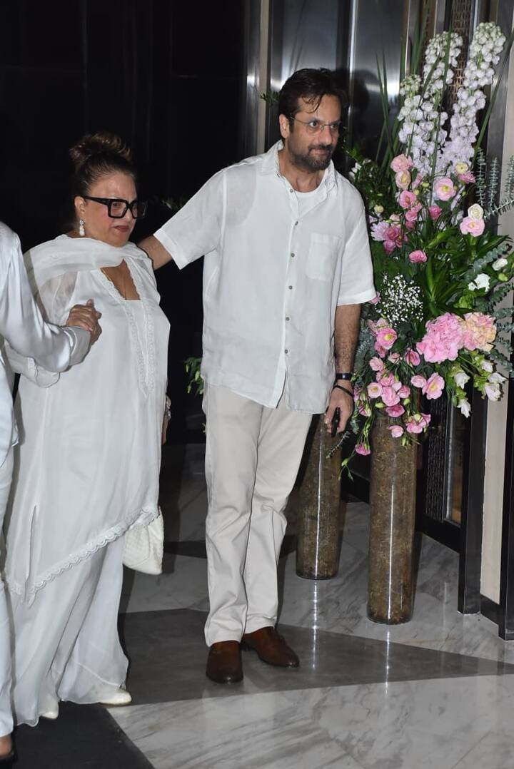 Actor Fardeen Khan also attended Zareen Khan's prayer meet with his mother.