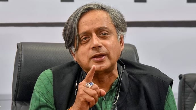 <div>'This Is How Democracy Should Work': Shashi Tharoor Praises Trump-Mamdani White House Meeting</div>