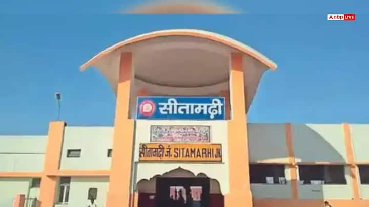 दूसरे चरण में जिन 20 जिलों में मतदान होना है, उनमें पश्चिमी चंपारण और पूर्वी चंपारण से लेकर सीतामढ़ी, शिवहर, मधुबनी और सुपौल तक कई बड़े जिलों का नाम शामिल है. अररिया, किशनगंज, पूर्णिया, कटिहार, भागलपुर और बांका जैसे महत्वपूर्ण क्षेत्रों में भी इसी चरण में वोट डाले जाएंगे. इसके अलावा जमुई, नवादा, गया, औरंगाबाद, जहानाबाद, अरवल, कैमूर और रोहतास जिले भी मतदान वाले क्षेत्रों में आते हैं.