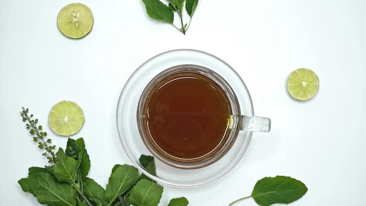 Lemon, Tulsi & Calendula Tea – The Refreshing Trio: This herbal infusion is a burst of freshness and a boost to your immunity. Lemon revitalizes the body, Tulsi purifies, and Calendula adds a gentle floral note with healing properties. It’s a perfect detox tea to start your day feeling light, focused, and rejuvenated. (Image Source: Canva)