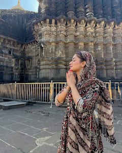 ત્ર્યંબકેશ્વર જ્યોતિર્લિંગ મંદિરમાં અવનીત કૌરે કર્યા દર્શન, જોવા મળ્યો 'સંસ્કારી લૂક'