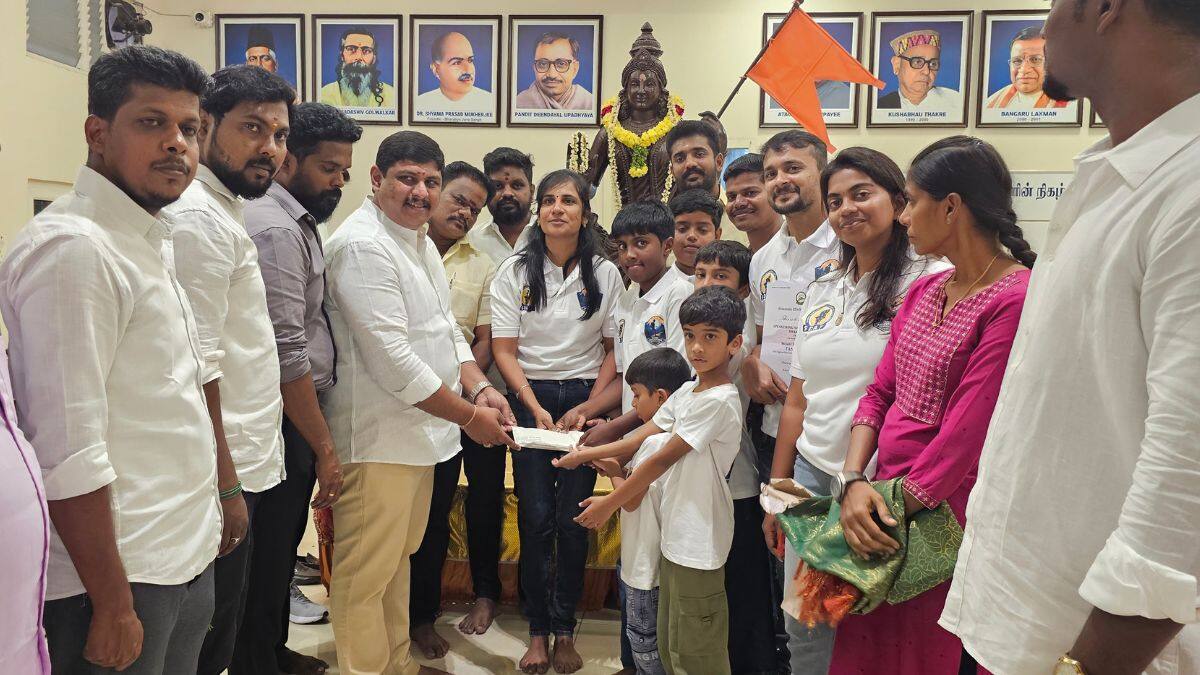 கிளிமாஞ்சாரோ சிகரம் ஏறி சாதனை.. சிறுவர்களுக்கு ஊக்கத்தொகை வழங்கிய நயினார் பாலாஜி..