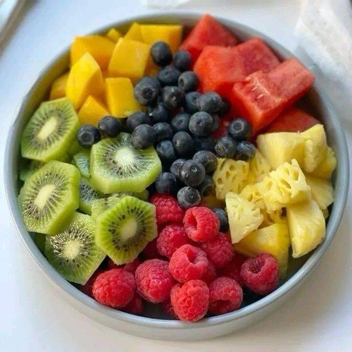 संशोधनांमधून हे सिद्ध झालं आहे की, काही फळे आणि पदार्थ असे आहेत जे मेंदूची कार्यक्षमता वाढवतात.