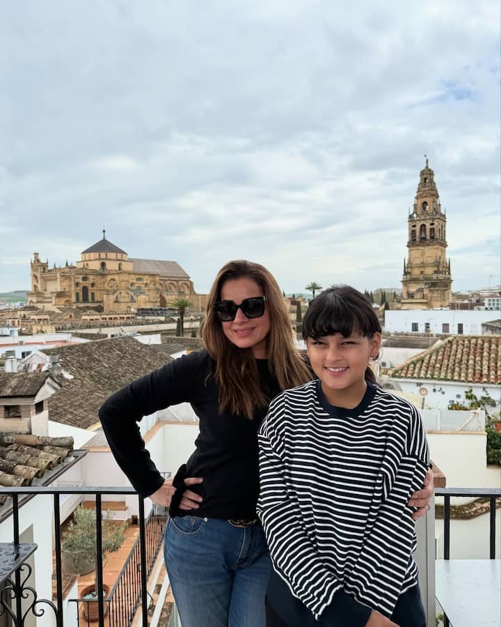 नीलम कोठारी ने समीर सोनी संग शादी की है. इन दोनों को एकता कपूर ने ही मिलवाया था.शादी के करीब दो साल बाद कपल ने पेरेंट्स बनने का फैसला किया था. उसके बाद उन्होंने एक बच्ची अहाना को गोद लिया.