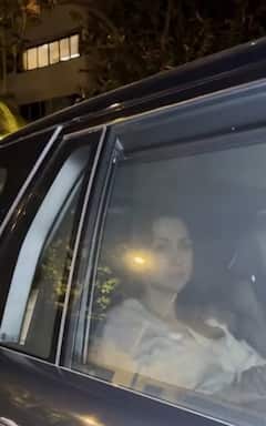 पिता को अस्पताल में देख भावुक हुए सनी देओल, सलमान-अमीषा तक मिलने पहुंचे ये स्टार्स