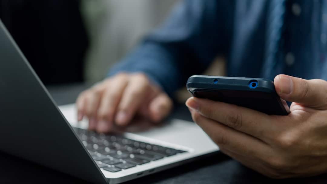 Working Long Hours At A Desk? Here’s How Diabetics Can Stay Active And Healthy