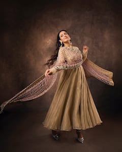 ईशा मालवीय भूली ब्रेकअप का दर्द? एक्स बॉयफ्रेंड के प्यार में फिर से पड़ीं, सबके सामने खुद किया खुलासा