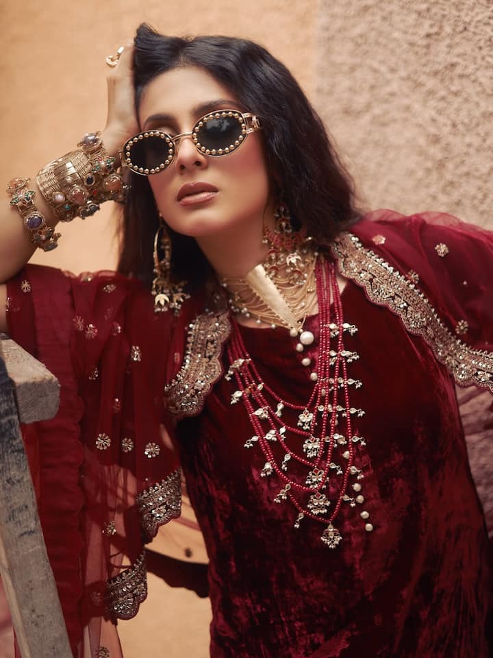 ईशा मालवीय हाल ही में मनीषा रानी के यूट्यूब शो में पहुंची थीं. जहां, मनीषा ने उनसे पूछा कि क्या वो फिर से अभिषेक कुमार को डेट कर रही हैं. एक्ट्रेस ने इसका करारा जवाब दिया.