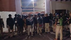 वाराणसी में पुलिस और ग्रामीण हो गए आमने सामने! पथराव में पुलिसकर्मी घायल, जानें पूरा मामला