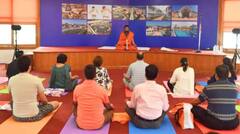 ਬਾਬਾ ਰਾਮਦੇਵ ਦੀਆਂ ਸਿੱਖਿਆਵਾਂ ਦਾ ਕਰੋੜਾਂ ਲੋਕਾਂ 'ਤੇ ਡੂੰਘਾ ਪ੍ਰਭਾਵ, ਤਣਾਅ ਤੋਂ ਰਾਹਤ ਦੇਣ ਲਈ ਇੰਝ ਕਾਰਗਾਰ ਹੋ ਰਹੇ ਯੋਗਾ ਅਤੇ ਆਯੁਰਵੇਦ...