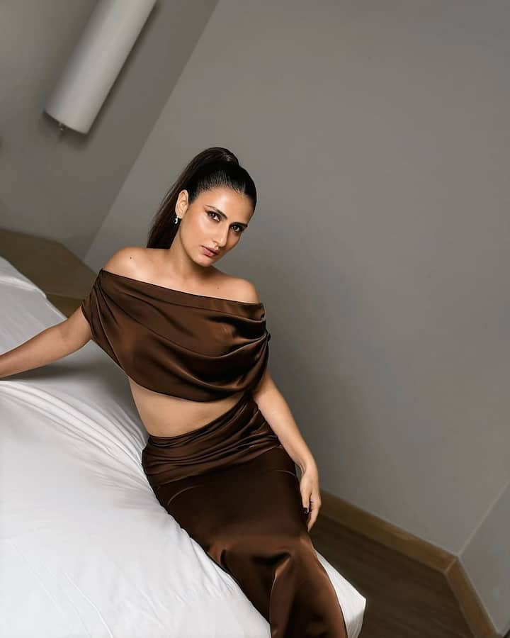 अपनी तस्वीरों के अलावा हसीना अपने काम को लेकर भी लाइमलाइट में रहती हैं. उन्होंने अपने करियर की शुरुआत बतौर चाइल्ड आर्टिस्ट की थी. कमल हासन के साथ उन्हें 'चाची 420' में भारती की भूमिका में देखा गया जहां ऑडियंस ने उनके काम को काफी सराहा. इसके बाद से लगातार अभिनेत्री इंडस्ट्री में काम कर अपने फैंस को इंप्रेस करती रहती हैं.