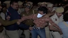 Air Pollution: દિલ્હીમાં પ્રદૂષણ વિરુદ્ધ ઈન્ડિયા ગેટ પર વિરોધ પ્રદર્શન, અનેકની અટકાયત, રાહુલ ગાંધીએ કહ્યું- 'સ્વચ્છ હવા અધિકાર'