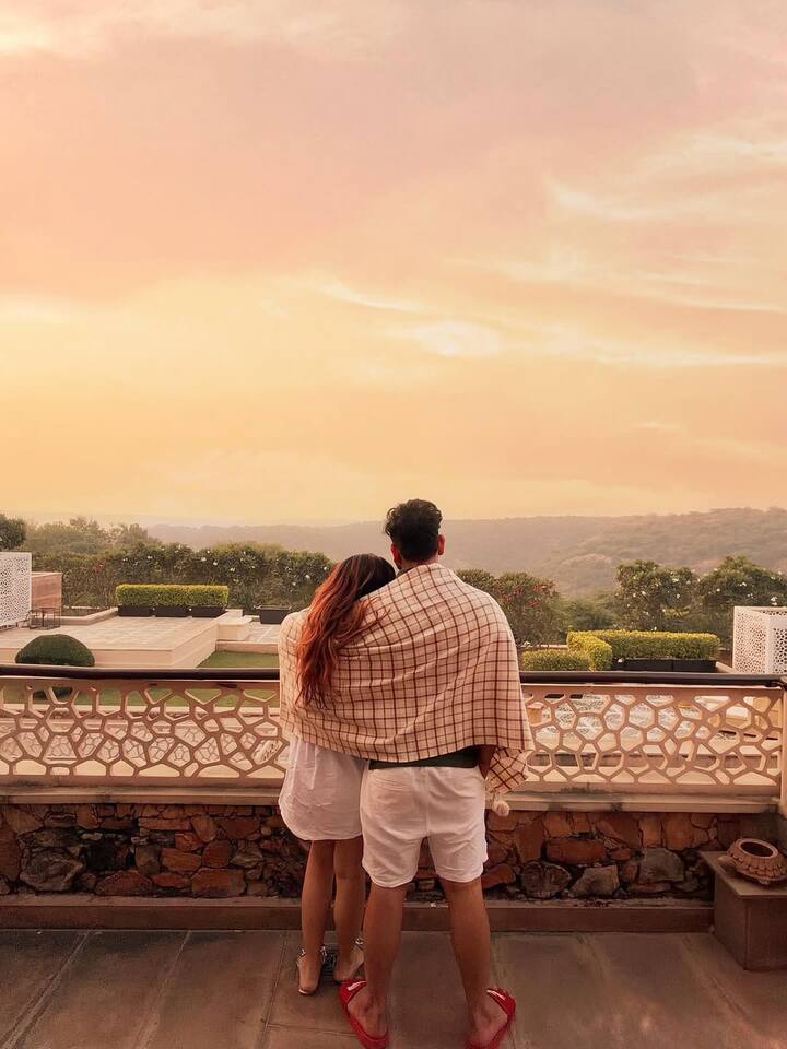 Let us tell you that these days the actress is enjoying vacation with her husband.