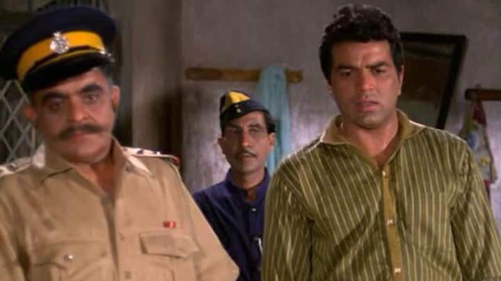 2. Phool Aur Patthar: This was the film that transformed Dharmendra’s image from a romantic actor to Bollywood’s rugged leading man. Playing Shaka, a hardened criminal who slowly reveals a tender, humane side, Dharmendra showcased remarkable depth. His ability to shift between aggression and vulnerability earned him widespread acclaim and his first major Filmfare nomination. His raw intensity and moral transformation in the movie resonated deeply with audiences, establishing him as the original “He-Man of Bollywood.” With Phool Aur Patthar, Dharmendra didn’t just act, he defined a new kind of Indian hero: strong yet sensitive, fearless yet full of heart. (Image Source: Pinterest/tariqmasaud)