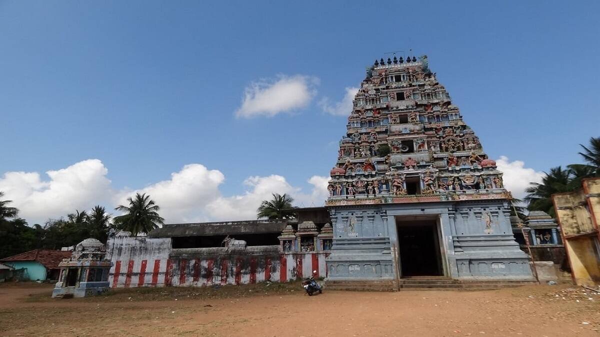 பங்குனி மாதம் இந்த தலத்துக்கு விசிட் செய்யுங்க... அற்புதமான சூரிய பூஜை பார்த்தா மெய் சிலிர்த்து போயிடுவீங்க