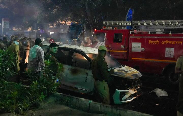देशभर के नेताओं ने इस हादसे पर दुख जताया. विपक्ष के नेताओं ने ये भी मांग की कि इसकी जांच होनी चाहिए.