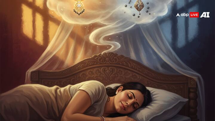 Giving Mangalsutra to someone else in the dream means that it can become a cause of dispute between husband and wife. According to dream science, having such a dream is considered inauspicious. Married women should never give their Mangalsutra to anyone and should not wear anyone else's Mangalsutra.