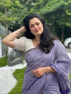 Girija Oak: निळी साडी, मोकळे केस, साजरं रुप; मराठमोळ्या अभिनेत्रीचं सौंदर्य पाहून नेटीझन्सचा ग्रोकवर प्रश्नांचा भडीमार