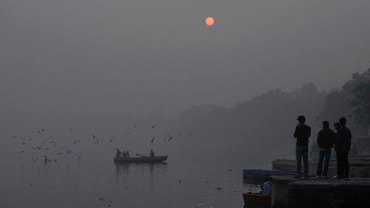 শীতল পশ্চিমী হাওয়ায় কলকাতার তাপমাত্রা ১৮ ডিগ্রি সেলসিয়াসের ঘরে। রাজধানী দিল্লি , ওড়িশা ও ঝাড়খন্ড শৈত্যপ্রবাহের পরিস্থিতি।