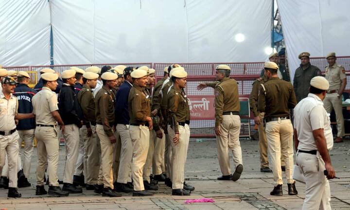 Apart from this, terrorists had carried out a suicide attack on the famous Raghunath temple of Jammu in 2002. About 10 people were killed and many were injured in this incident.