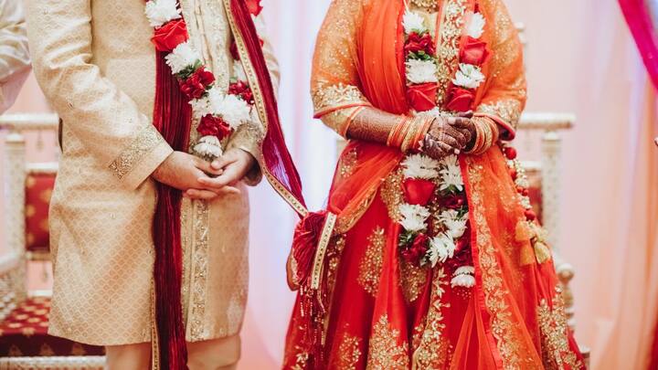 इस कदम के बाद राज्य में धार्मिक और सामाजिक हलकों में चर्चा तेज हो गई है. खासकर मुस्लिम समुदाय में यह सवाल उठाया जा रहा है कि यह कानून उनके धार्मिक अधिकारों पर असर डालेगा, क्योंकि इस्लाम में पुरुष को चार शादियां करने की अनुमति है.