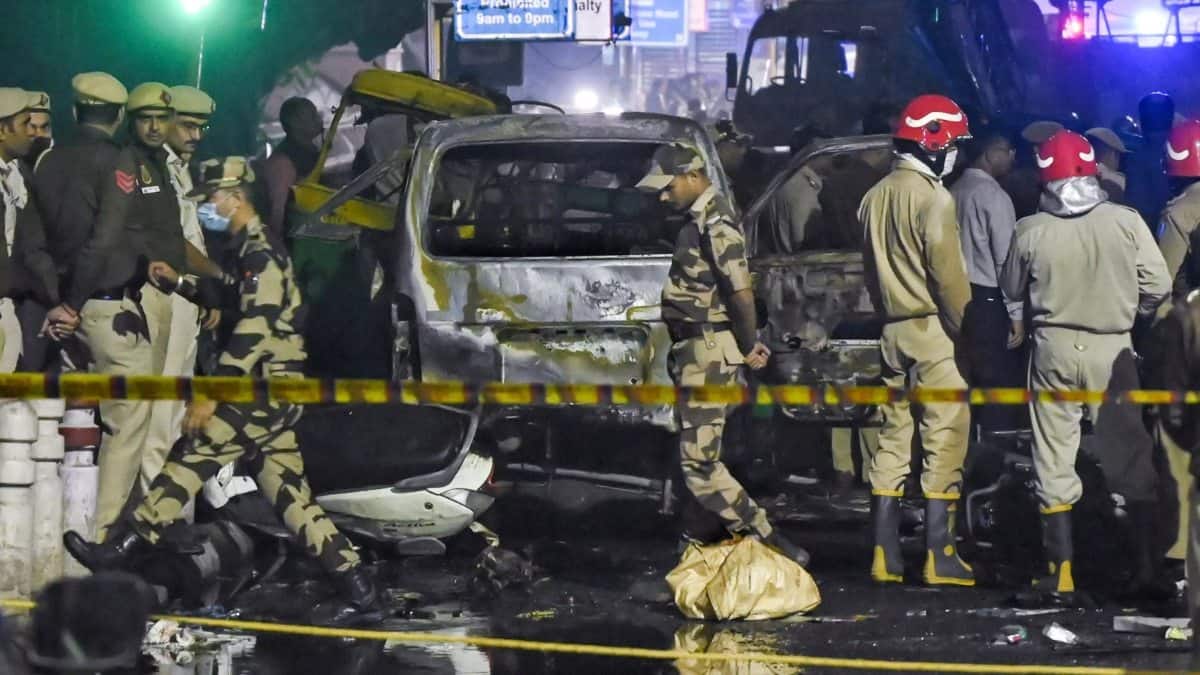 Redfort Blast: பயம், முடிக்கப்படாத வேலை.. தற்கொலைப்படை தாக்குதல்? டெல்லியில் கார் வெடிப்பு அப்டேட்ஸ்