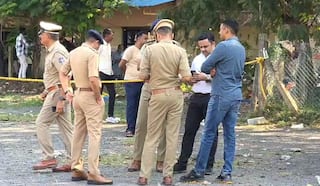 Navsari: બીલીમોરામાં SMCની ટીમ પર શાર્પશૂટર ગેંગનું ફાયરિંગ, સ્વબચાવમાં પોલીસે એકના પગમાં ગોળી મારી