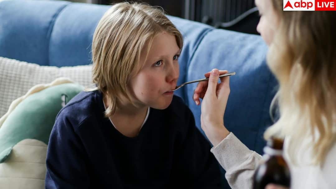 When Is Cough Syrup Safe for Children and When Can It Be Dangerous Know Everything Here Cough Syrup: बच्चों को कफ सिरप कब देना फायदेमंद और कब खतरनाक? जान लें हर बात