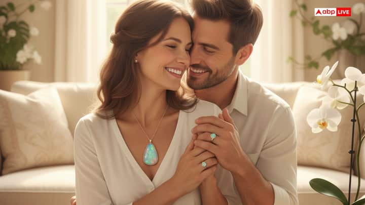 Wearing opal increases love and harmony. Due to which love and mutual understanding increases in married life. It removes all the problems in marital life. Also, it is considered helpful in removing unrest.