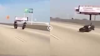 Video: आगे निकलने की होड़! पुल से नीचे गिरा तेज रफ्तार बाइक सवार, डैश कैम में रिकॉर्ड हुआ वीडियो