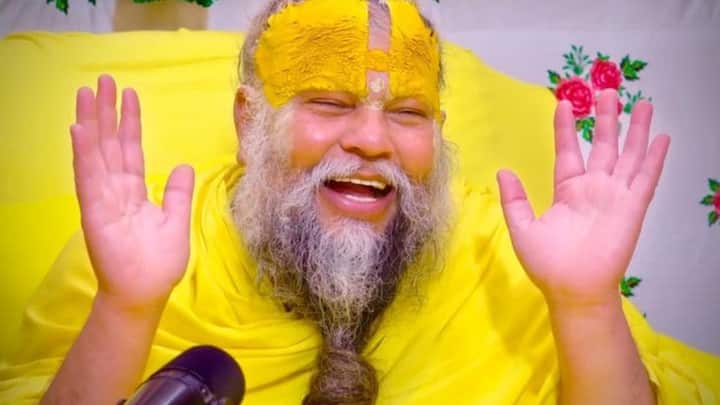 वृंदावन स्थित श्रीराधा हित केलि कुंज आश्रम के संत प्रेमानंद महाराज से एक भक्त ने सवाल करते हुए पूछा कि, 'महाराज जी क्या हाथों में अंगूठी धारण करने से भाग्य में सुधार आता है?'  जिसका जवाब उन्होंने सहजता से दिया.