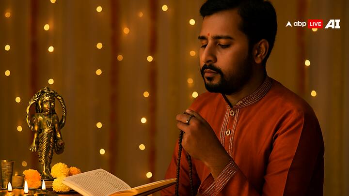 भगवान का मार्ग खुला है. उनके शरणागत हो जाओ, भगवान का नाम जप करो, अच्छे कर्म करो, किसी से भी आशीर्वाद मांगने की जरूरत नहीं, किसी से भी जंतर-मंतर कराने की जरूरत नहीं. इन सबकी जगह नाम जप कीजिए.