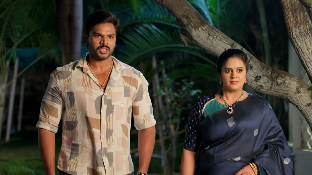 Illu Illalu Pillalu Serial Today November 12th: ఇల్లు ఇల్లాలు పిల్లలు: ప్రేమని పుట్టింటికి గెంటేసిన ధీరజ్! అసలు కారణమేంటి? భయంతో వల్లీ పరుగులు!