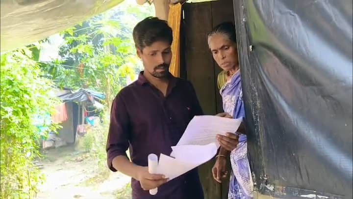 নির্বাচন কমিশন-  এখনও SIR-এর ফর্ম প্রচুর লোকের কাছে পৌঁছায়নি। সবে বিলি শুরু হয়েছে। প্রয়োজনে পরে BLO-র সঙ্গে যোগাযোগ করবেন।