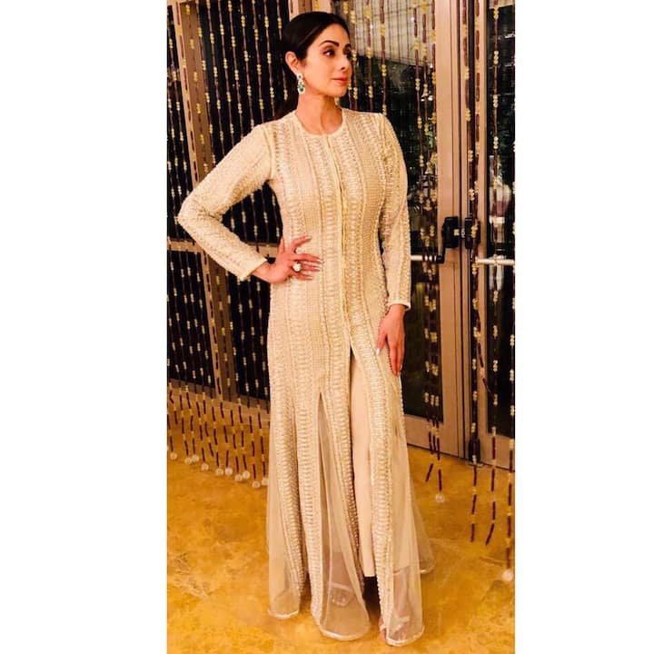 श्रीदेवी की जब डेथ हुई थी तब उनकी अंतिम इच्छा पूरी करने के लिए, वर्सोवा के 'भाग्य' बंगले के पर्दे सफेद रंग के रखे गए थे.