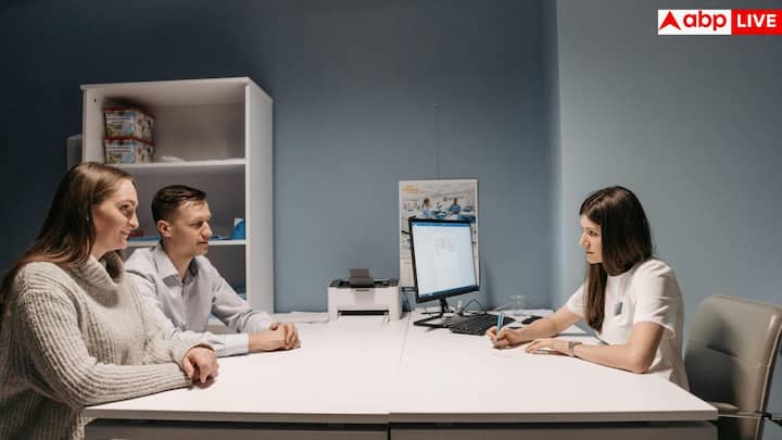 अअगर शादी के बाद किसी को हेल्थ प्रॉब्लम हो जाए तो रिश्ते में तनाव बढ़ सकता है. इसलिए बेहतर है कि शादी से पहले ही सब कुछ साफ हो जाए.