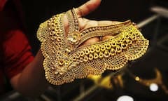 Gold Price Today: એક જ દિવસમાં લગભગ 2000 રૂપિયા મોંઘુ થયું સોનું, ચાંદીની પણ કિંમતો વધી