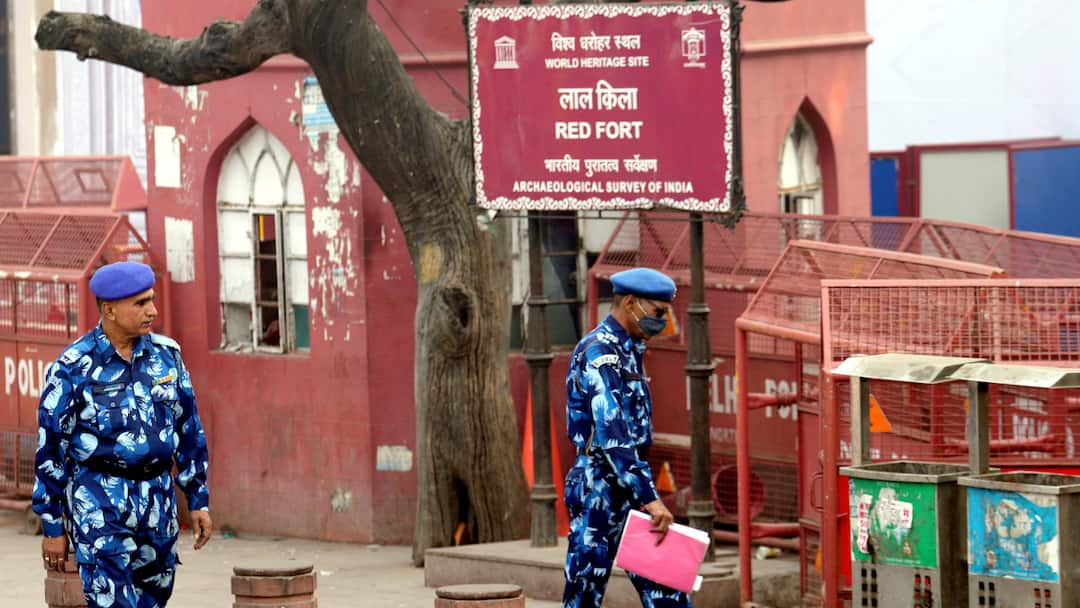 Delhi On High Alert After Red Fort Blast; Security Tightened At Borders, Metro Stations, Markets