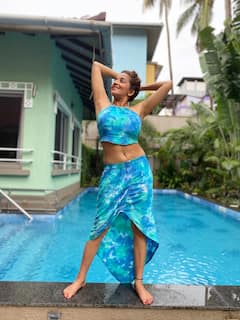 Monalisa PHOTO: પૂલ કિનારે મોનાલિસાએ આપ્યા હટકે પોઝ, તસવીરો થઈ વાયરલ