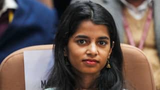 'Mann Nahi Hai': Maithili Thakur Quits Interview Midway After ‘Secret Blueprint’ Answer | WATCH