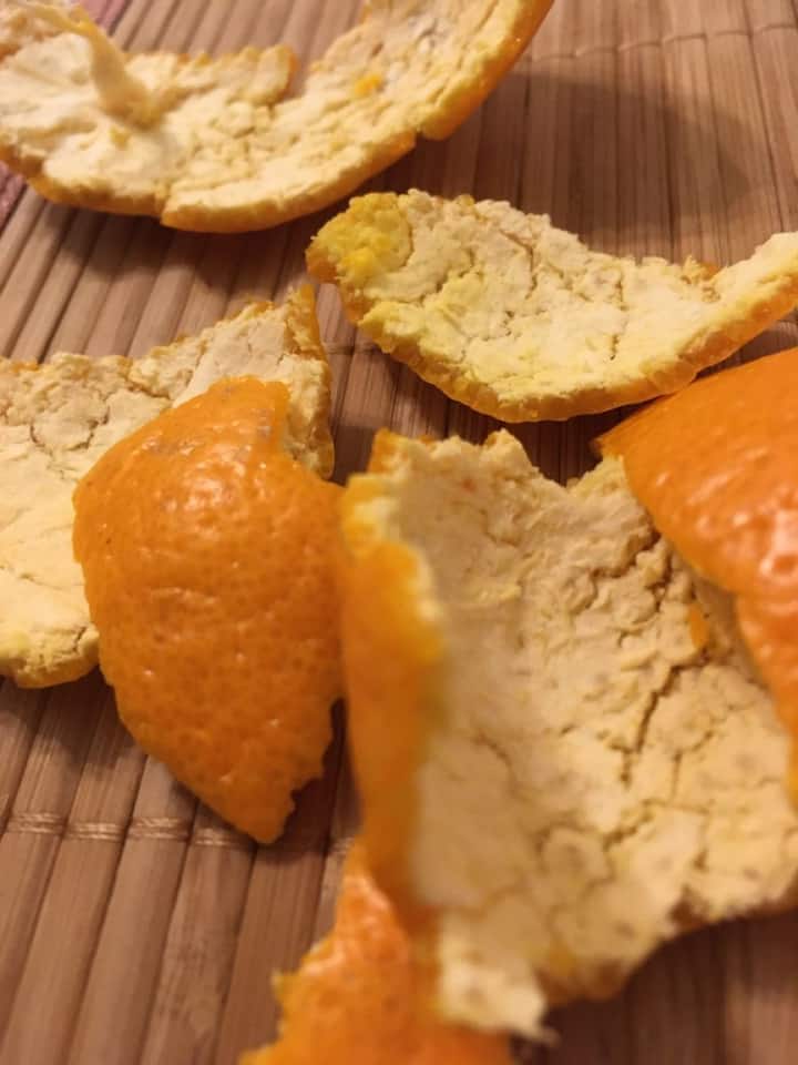 चेहऱ्यावर फेस पॅक लावून ठेवल्यानन्तर, 15 मिनिटांनी धुवा. यामुळे तुमच्या चेहऱ्यावर ग्लो येऊ शकतो आणि पिंपल्स कमी करण्यास मदत करेल. .