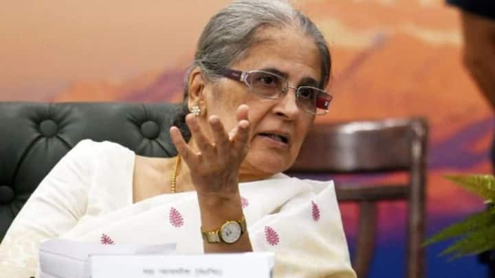 आयोग की कमान सुप्रीम कोर्ट की पूर्व जज जस्टिस रंजना प्रकाश देसाई के पास है. उनके साथ प्रोफेसर पुलक घोष पार्ट-टाइम मेंबर और पंकज जैन मेम्बर-सेक्रेटरी के रूप में शामिल हैं. यह टीम अगले डेढ़ साल में अपनी पूरी रिपोर्ट सरकार को सौंपेगी.