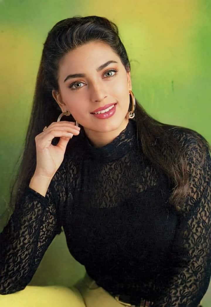 Juhi Chawla made everyone crazy with her beauty and talent in the 90s. Now she is counted in the list of successful actresses of Bollywood. The actress is going to celebrate her 58th birthday on 13th November.