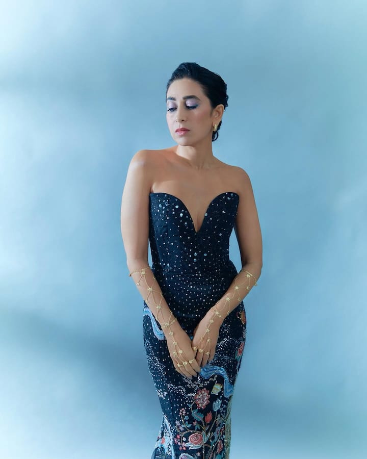 हफ्ते में 5 से 6 दिन इंटेंस वर्कआउट और योगा करने के बाद करिश्मा रिलैक्स होने के लिए हफ्ते में एक बार मसाज लेना पसंद करती हैं, इससे मसल ग्रोथ और उसको रिपेयर करने में मदद मिलती है.