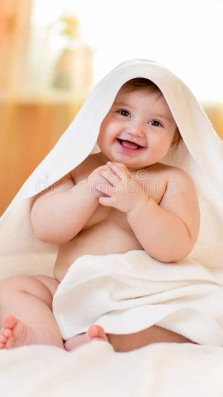 बाळाची खोली नियमितपणे स्वच्छ ठेवा आणि त्यांना जवळ घेण्याआधी हात स्वच्छ धुवा