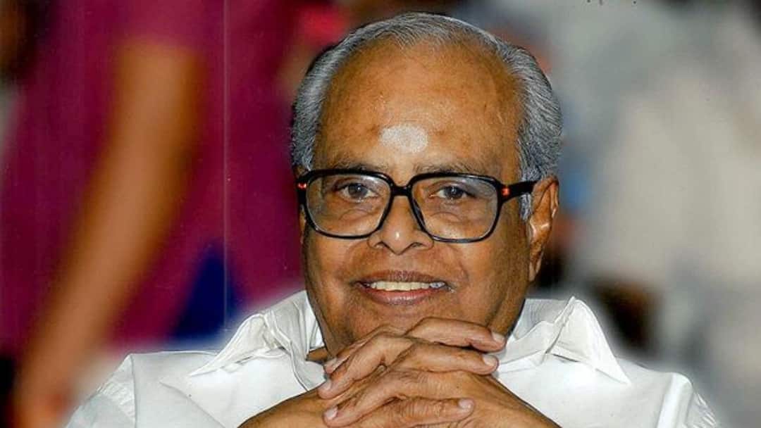 விரட்டி விட்ட கே.பாலசந்தர்.. அவருக்கே படம் பண்ணி வெற்றி பெற்ற இயக்குநர்!