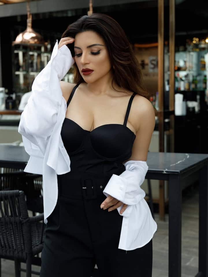 शमा के पति जेम्स बिजनेसमैन हैं जो काम के सिलसिले में विदेश जाते रहते हैं. हालांकि, ज्यादातर वक्त वो अपनी पत्नी के संग मुंबई में ही व्यतीत करते हैं.