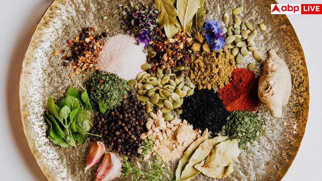 रोजाना काली मिर्च चबाने से मिलते हैं ये 8 फायदे, जान लेंगे तो नहीं करेंगे इग्नोर